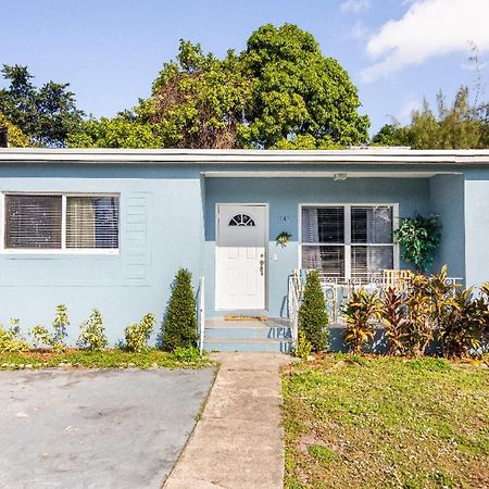 Cheerful 3-Bedroom Home /Ac+ Free Parking マイアミ・ビーチ（フロリダ州） エクステリア 写真