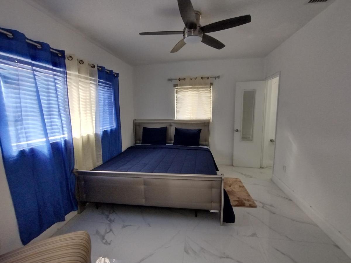Cheerful 3-Bedroom Home /Ac+ Free Parking マイアミ・ビーチ（フロリダ州） エクステリア 写真