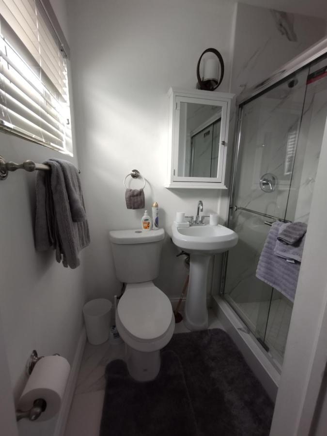 Cheerful 3-Bedroom Home /Ac+ Free Parking マイアミ・ビーチ（フロリダ州） エクステリア 写真