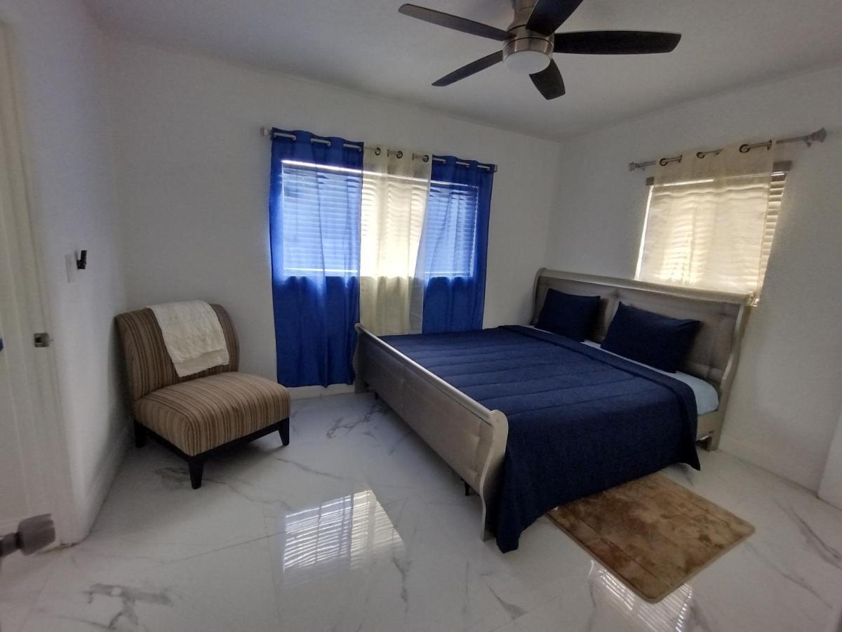 Cheerful 3-Bedroom Home /Ac+ Free Parking マイアミ・ビーチ（フロリダ州） エクステリア 写真