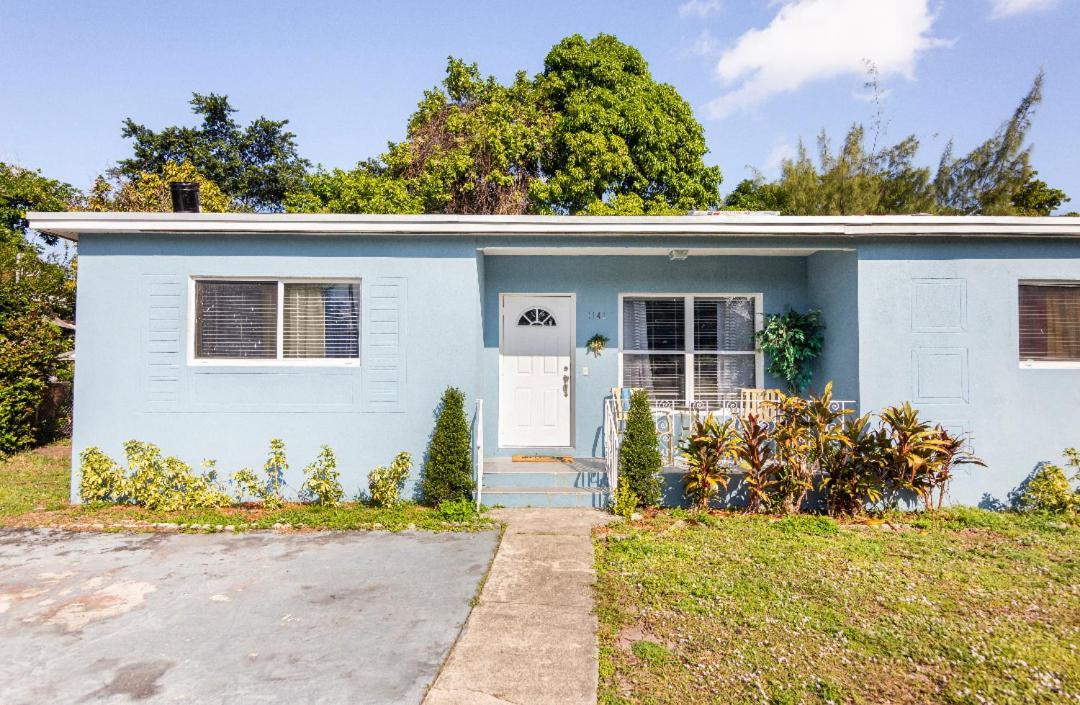 Cheerful 3-Bedroom Home /Ac+ Free Parking マイアミ・ビーチ（フロリダ州） エクステリア 写真
