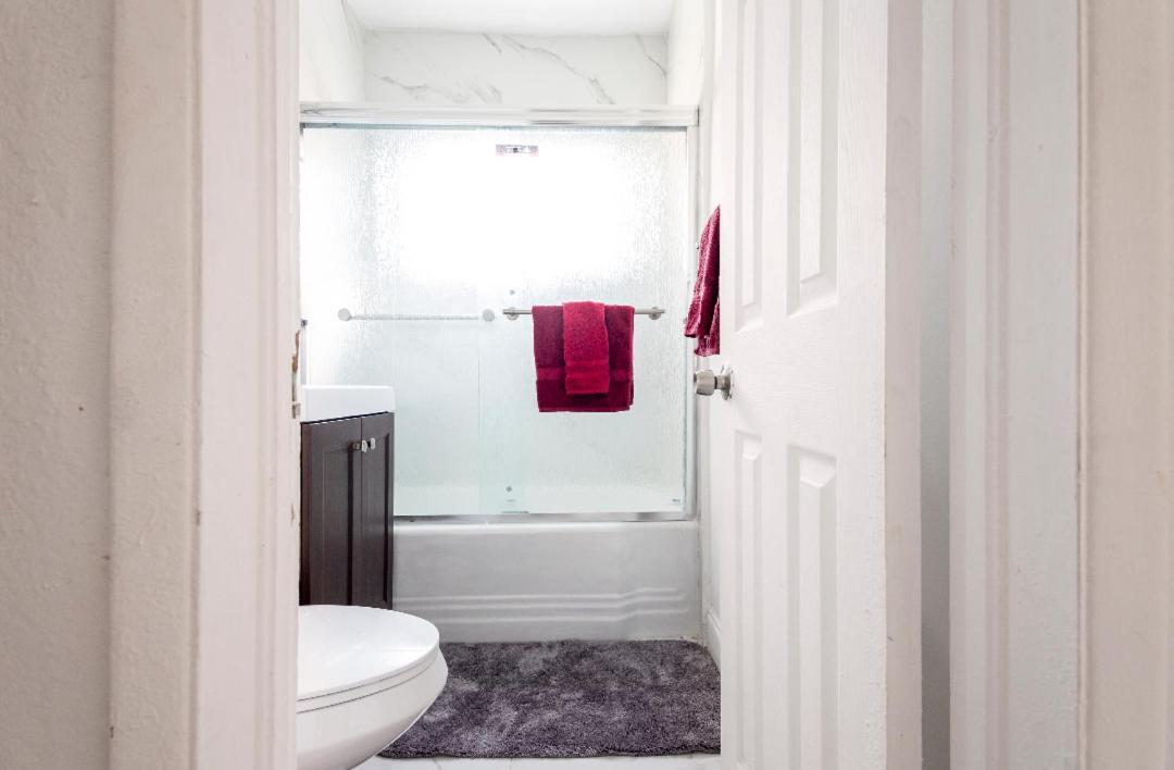 Cheerful 3-Bedroom Home /Ac+ Free Parking マイアミ・ビーチ（フロリダ州） エクステリア 写真